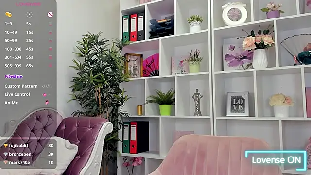EmaBrownie live webcam show