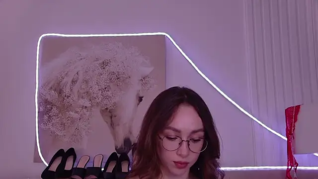 Emily_Simon live cam on StripChat