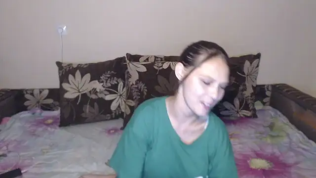Nika_Shiny webcam