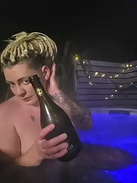 pinkthehawk - PinkTheHawk's free webcam - UK Sex Cams