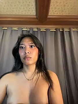 hugecock_tamira webcam