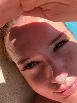 LisaElfy webcam