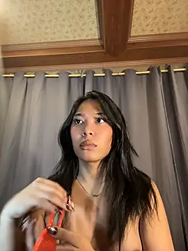 hugecock_tamira webcam