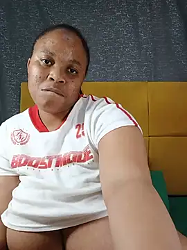 HugeTitisxx webcam
