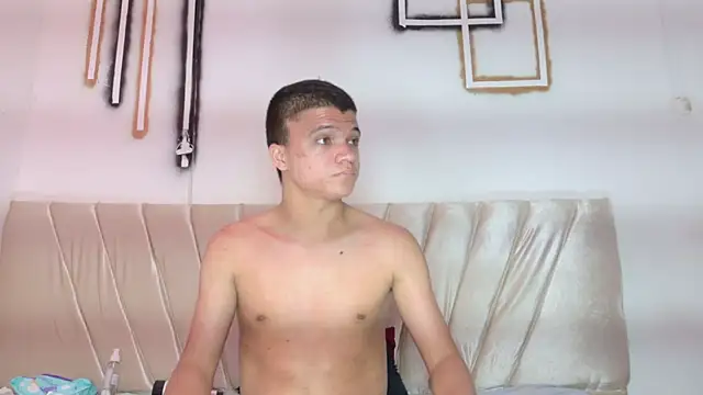 aly_n_sebas webcam