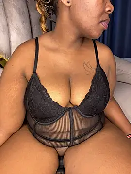 BIGMAMA011 webcam