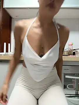 ruanruan05 live webcam show