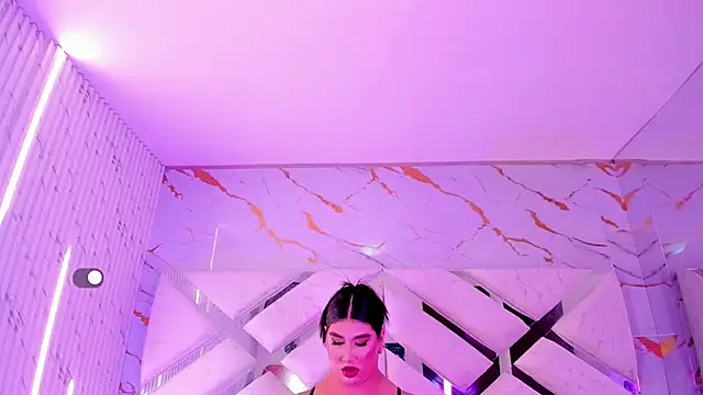 Nina_Strauss webcam