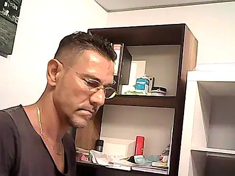 mastercharisma35 (Ask my age) - like tips pls. ı stand up for you.. okey