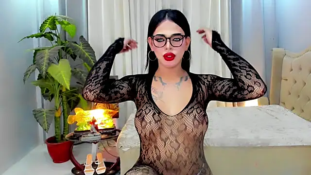 MochaliciousTransOnTop webcam