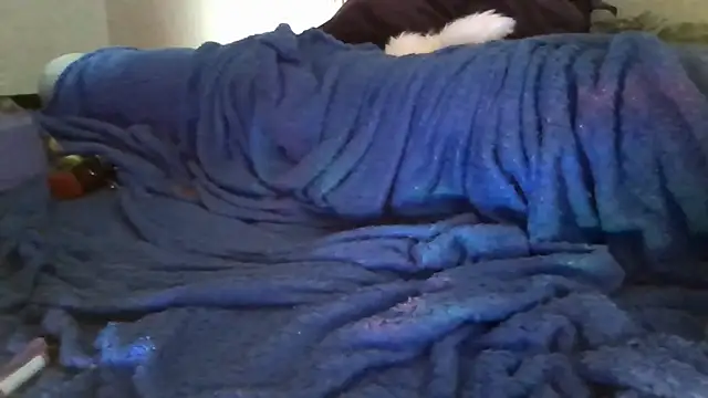 SweetHushviolet webcam