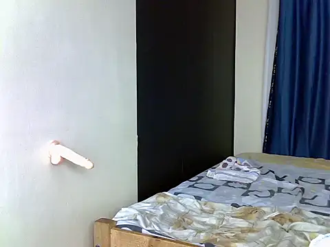 FlirtyMira webcam