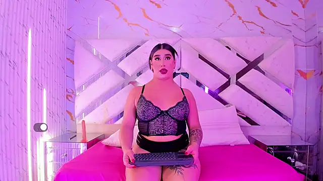 Nina_Strauss webcam