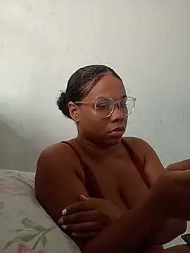Prettahvitoria20 live webcam show