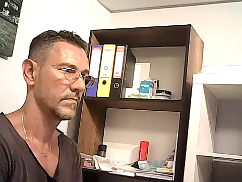 mastercharisma35 (Ask my age) - like tips pls. ı stand up for you.. okey