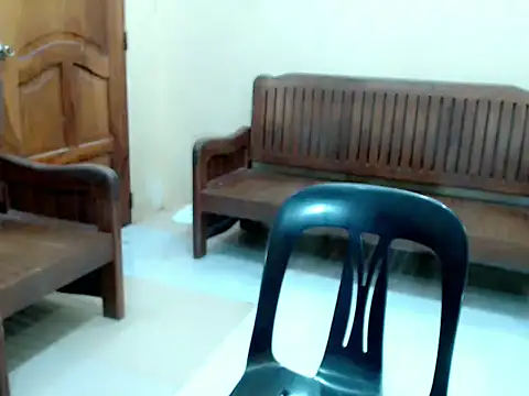 Petite_HugeCock webcam