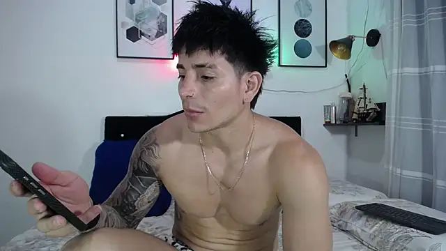 thomas_hot369 webcam