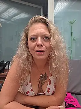 Anna-LustigOfficial