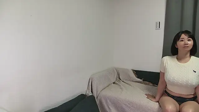SarikoLovesSex live webcam show