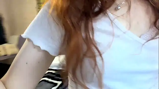 BuzzingRaid live webcam show