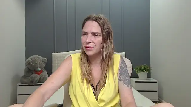 TessaDaybreak live cam on StripChat