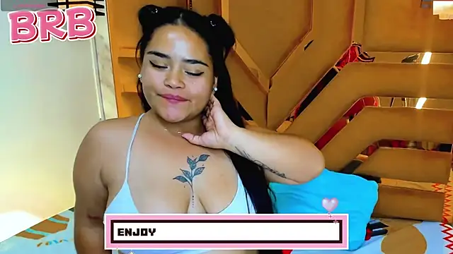 Violett_Cinnamon webcam