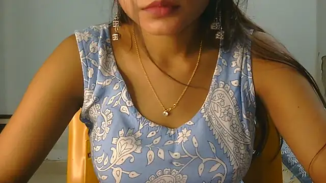 Aarti_misty71 live webcam show