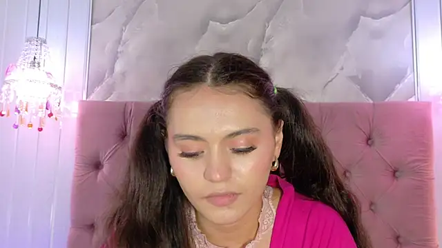 gabby-sweet (F teen) - Gabby takes off all her clothes