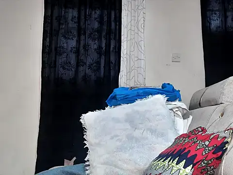 sexyleah25 webcam
