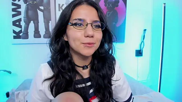 HollyPeach