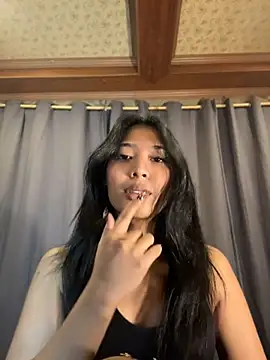hugecock_tamira webcam