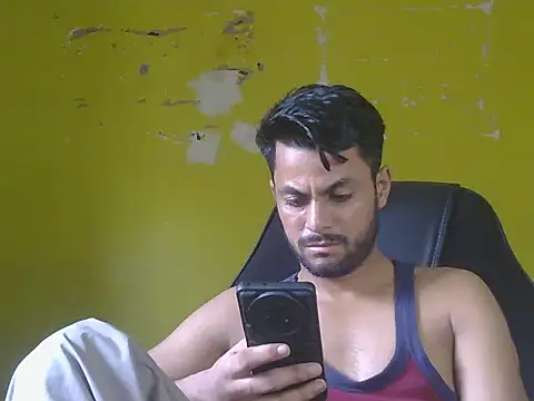 stubborndesiboy - Stubborndesiboy's free webcam - UK Sex Cams