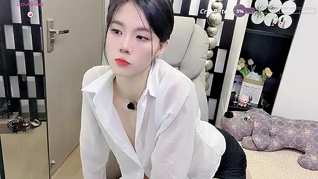 Yueyue-MM live webcam show