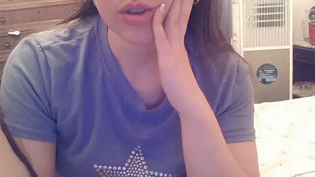 mery_lou20252 live cam on StripChat