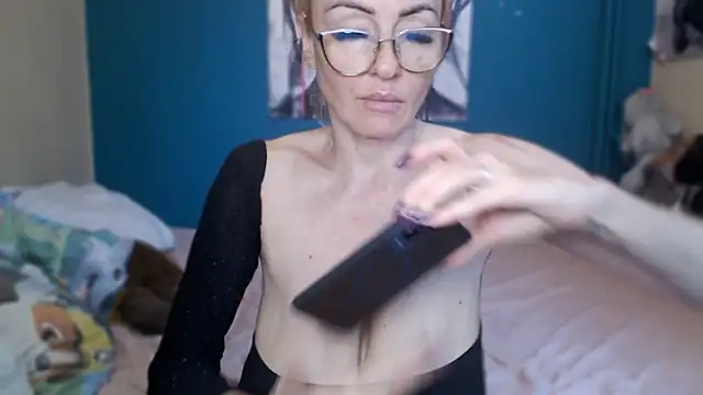 NADINNNE live cam on StripChat