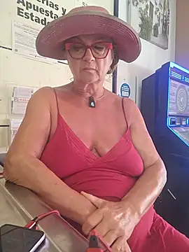 Hot-Muci live cam on StripChat