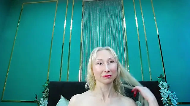 KissDreamm webcam