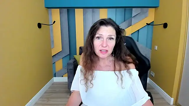 EllaLong live webcam show