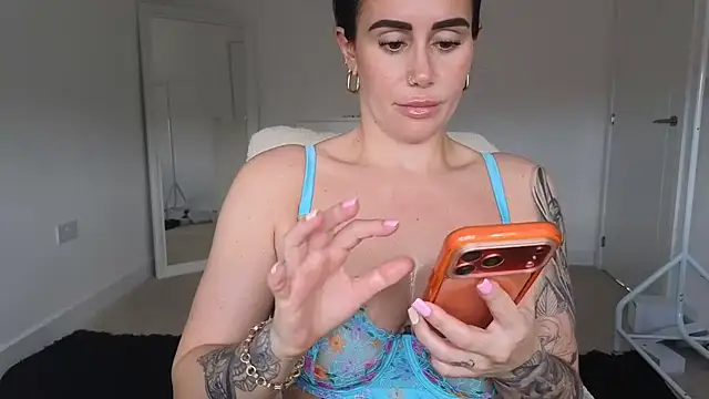 LibbyLoveHeartx webcam