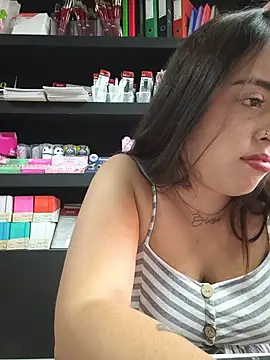 MissNyraSecret live cam on StripChat