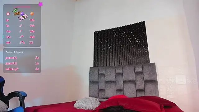 Liamsubtle01 live cam on StripChat