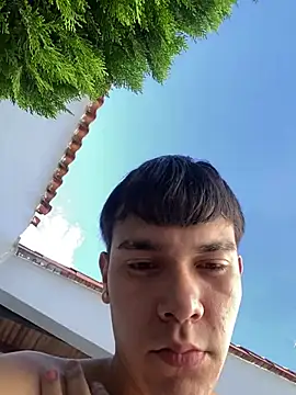 WhyNotDestroy live cam on StripChat