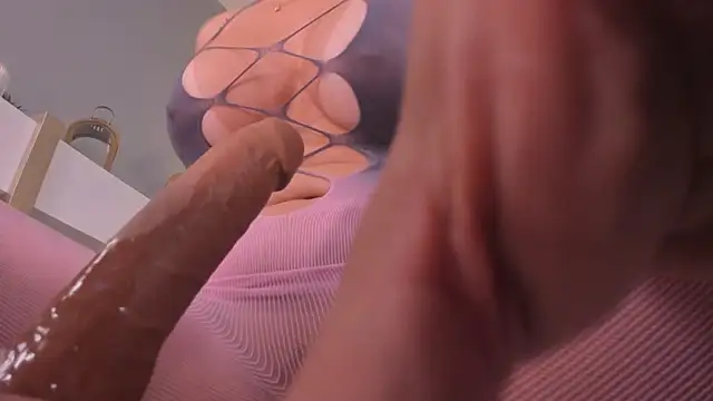 kylamorrison (F milf) - undress dancing