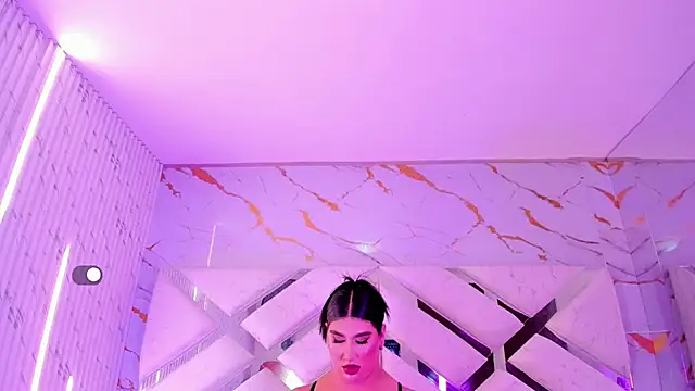 Nina_Strauss webcam