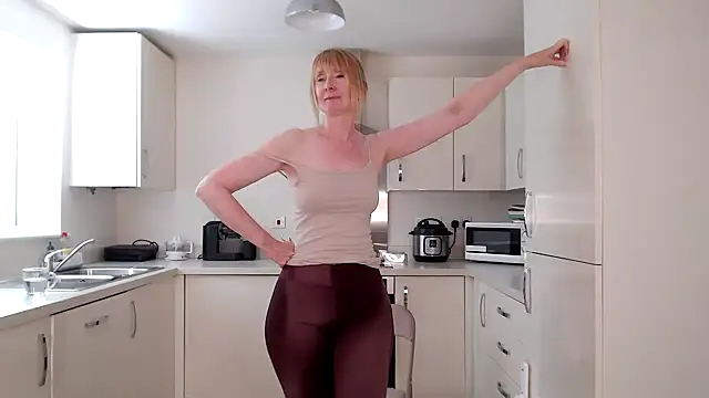 Anna_Raye