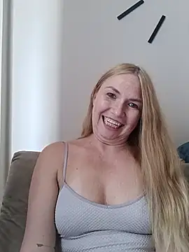 KisaVixen live webcam