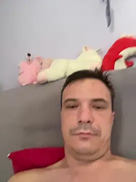 viktor1992-1-1 live cam on StripChat