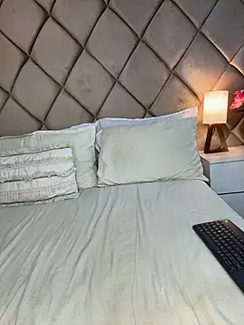 angelinaduvall - AngelinaDuvall's free webcam - UK Sex Cams
