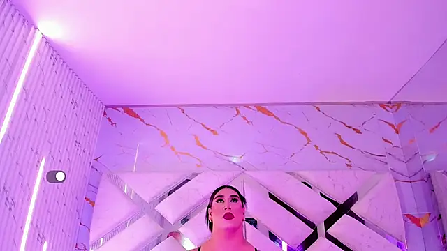 Nina_Strauss webcam