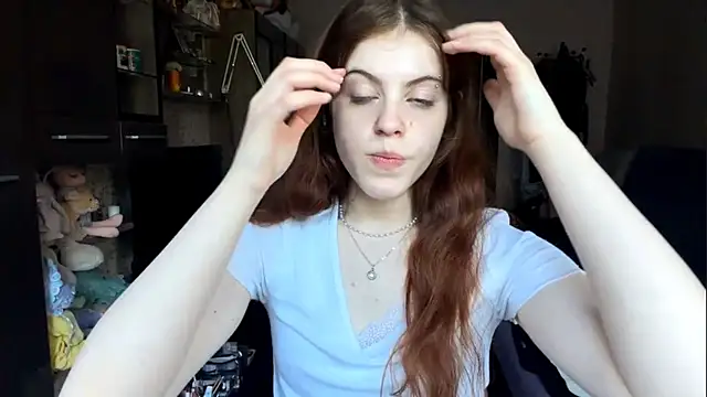 BuzzingRaid live webcam show